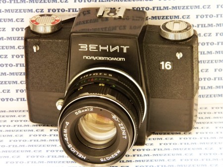 Výroba 1973-1977. Závit objektivu M42 x 1. Horizontální závěrka s rozsahem 1/15-1/1000 + B. Synchročas 1/125s.  Cds expozimetr TTL.