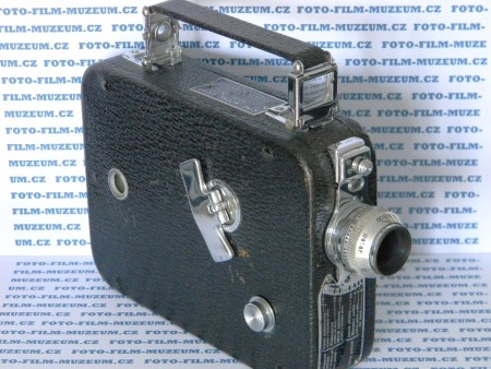 Kodak Eight, Model 60. Vyráběl Eastman Kodak Company od r.1932 - do r.1947. Na film 2x8mm na cívce. Má výměnné objektivy. Základní objektiv je 1,9/13mm. Hledáček optický integrovaný do rukojeti. Snímací rychlost pouze 16 obr./sec. Pohon perem.