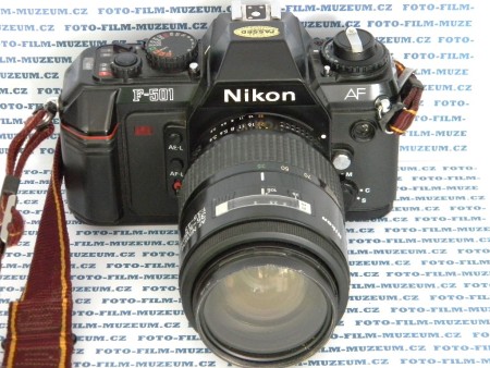 První komerčně úspěšná zrcadlovka od Nikonu s AF. V Americe má označení N2020. Prodej od roku 1986. Lamelová vertikální elektronicky řízená závěrka s časy 1s - 1/2000s + B. X sync.- 1/125s. Motorový posun filmu až 2,5 obr./s. Napájení 4x AAA.