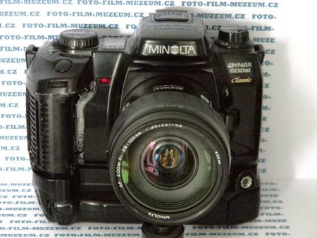 Aparát střední třídy představený v r. 1996. Lamelová elektronická záv. 30s.-1/4000s+B. X-sync. 1/200s. Baj. Minolta A. Myslím,že velmi dobře ergonomicky udělané.  Možnost připojení battery packu na tuž. bat. Zdegradovaný plast na gripu je u 600si běžný.