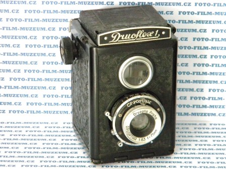Fotoaparát Druoflex je vlastně aparát Inka vyráběný po znárodnění firmou Druopta od r.1950. Základ zůstal stejný ale má lepší, ostřící objektiv a kvalitnější závěrku se synchrokontaktem pro blesk. Na zadní stěně aparátu zůstalo logo původního výrobce ATAK