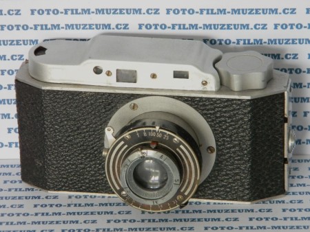 Super Perforeta A. Výroba po roce 1940. Tělo je odlitek z lehkého kovu potažený kůží. Objektiv se závěrkou na výsuvném tubusu. Optický průhledový hledáček, nespřažený koincidenční dálkoměr. Negativ 24x36mm. Film v kazetách. Převíjí se z kazety do kazety.