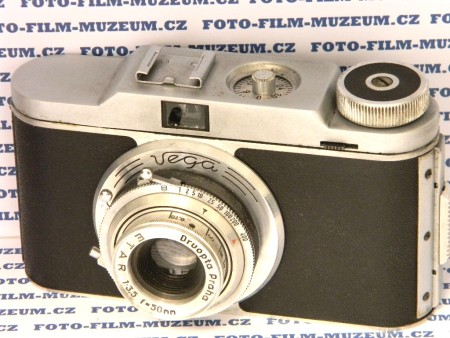 Výroba od r.1957. Celokovový aparát na 35mm kinofilm. Objektiv Etar v závěrce Etaxa, Chrontax, Vebur nebo Druo. Rozsah časů dle použité závěrky. Polepy plastové v barvě černé,červené a modré. Některé modely mají rybinu pro externí dálkoměr nebo pro blesk.